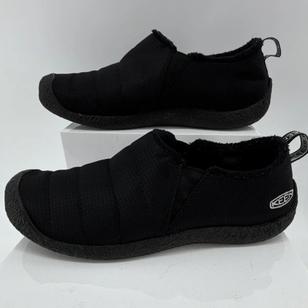 Keen Howser II Slip On Men 9.5 Indoor Outdoor Shoe Water Resistant Black Quilted